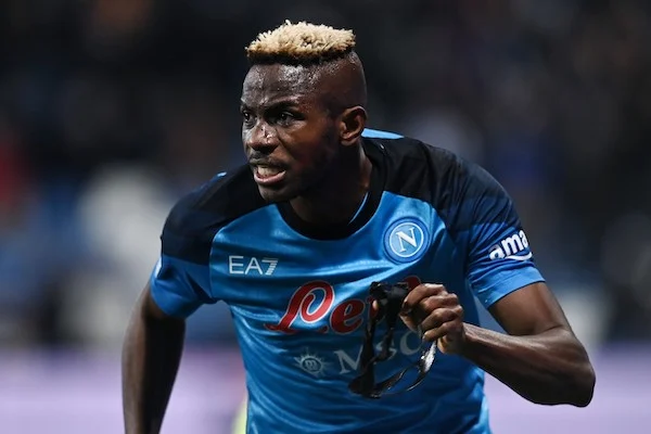 Ad Osimhen manca un gol per il bonus da 130mila euro fissato a 20 reti (CorSport)