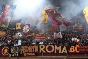 romanisti ultras Scippo striscioni Fedayn Roma Mourinho tifosi Roma Derby di Roma