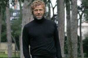 Ciavarro: «Ho una vita ascetica, pratico yoga, meno sto a contatto con la gente e meglio mi sento» item-thumbnail
