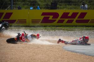 Moto Gp, Marquez provoca un altro incidente durante le prove libere (VIDEO) item-thumbnail