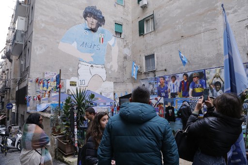 Gli ultras tedeschi volevano sfregiare il santuario di Maradona ai Quartieri Spagnoli