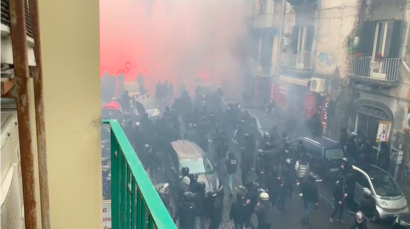 Napoli-Eintracht, cronaca di una guerriglia (Live)