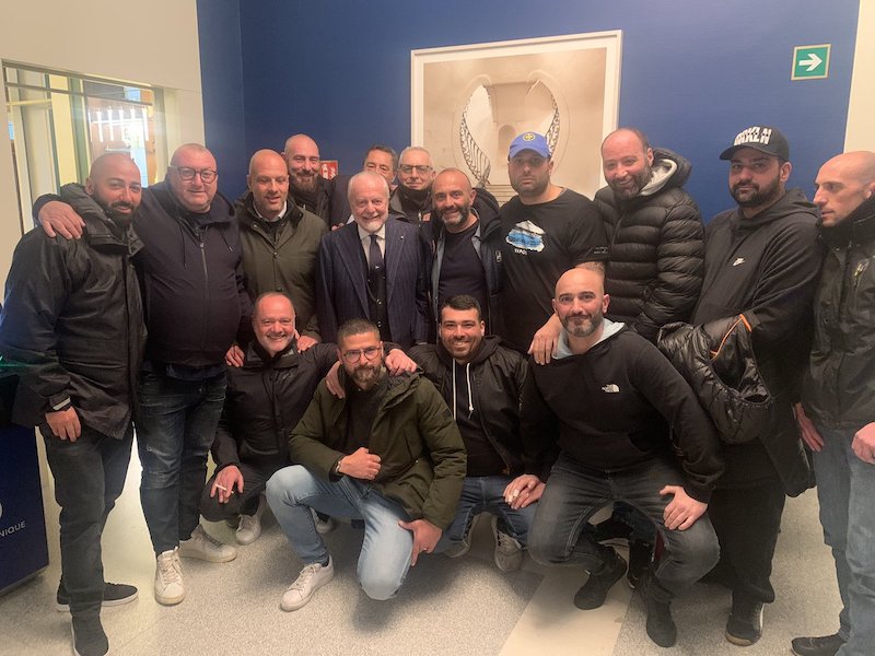 La Procura di Napoli: «De Laurentiis è stato costretto a sedersi al tavolo della pace con gli ultras»