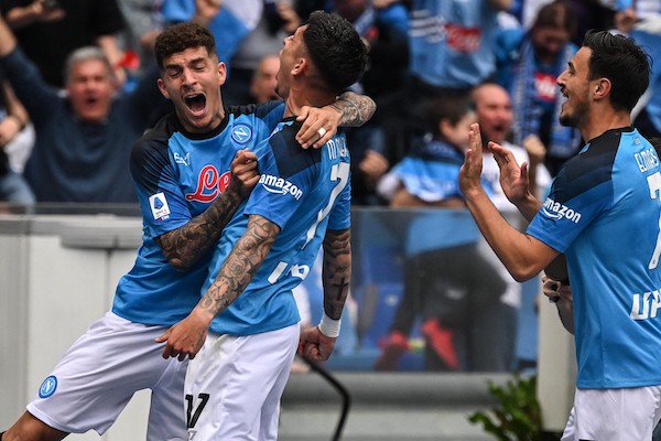 Le mani della Smorfia sullo scudetto del Napoli: Olivera segna al 17esimo con il numero 17 