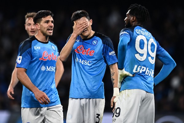 Il Napoli sciopera come i suoi tifosi. Il Milan no e dilaga 4-0