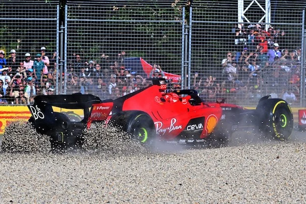 In Repubblica Ceca arrestato il “pilota” della Ferrari, un uomo che sfrecciava da anni con la sua Rossa In Repubblica Ceca arrestato il “pilota” della Ferrari, un uomo che sfrecciava da anni con la sua Rossa