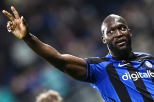 lukaku milan zazzaroni