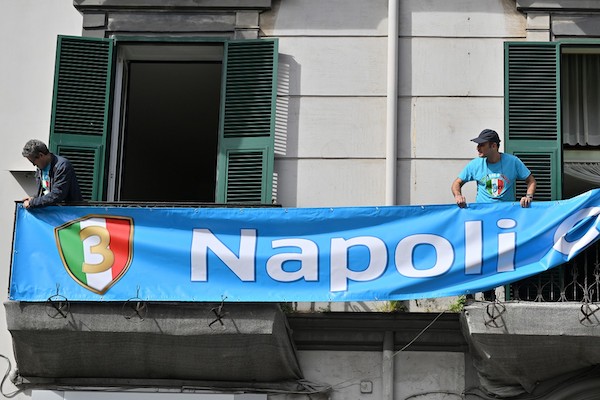 Abbiamo un sogno nel cuore, Napoli torna campione