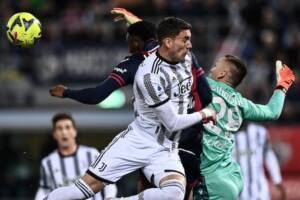 Vlahovic al Psg per 70 milioni ma c’è da aspettare l’uscita di Mbappé (Corsport) item-thumbnail