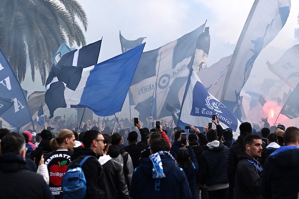 Al Britannique nuovo incontro tra De Laurentiis e gli ultras del Napoli