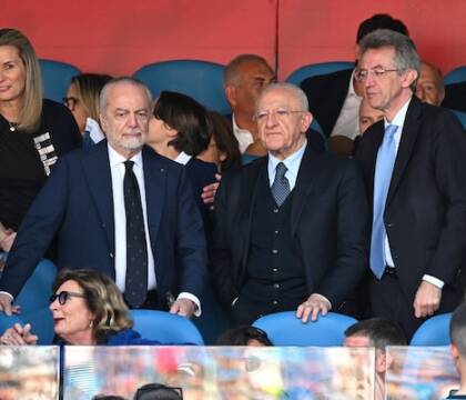 Manfredi: «Problemi allo stadio per il terremoto? Il tifo lo fa oscillare più del bradisismo» Manfredi: «Problemi allo stadio per il terremoto? Il tifo lo fa oscillare più del bradisismo»