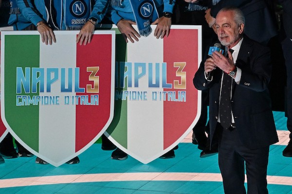 De Laurentiis ha bisogno di cambiare per riaffermare la propria leadership (Il Foglio) De Laurentiis ha bisogno di cambiare per riaffermare la propria leadership (Il Foglio)