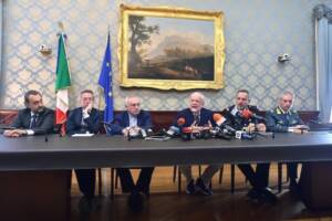 La foto De Laurentiis-ultras, qual è stato il ruolo delle istituzioni per quell’incontro? item-thumbnail