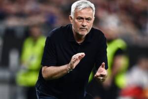 Mourinho: «Per ridurre la squalifica, mi hanno chiesto di chiedere scusa pubblicamente» item-thumbnail