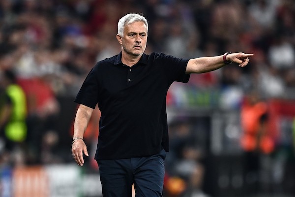 Il procuratore di Mourinho, Jorge Mendes, ha sondato l’interesse di De Laurentiis per il suo assistito