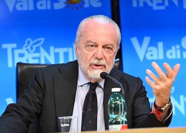 Dazn può fare causa per danni a De Laurentiis, lui lo considera un rischio calcolato (Il Giornale)