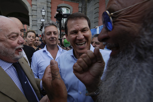 Garcia: «Il clima a Napoli? Ogni volta che vado in città, i tifosi mi incoraggiano» Garcia: «Il clima a Napoli? Ogni volta che vado in città, i tifosi mi incoraggiano»