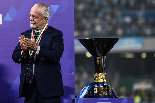 De Laurentiis: «I club devono essere i procuratori dei calciatori, contratti anche di 8 anni»