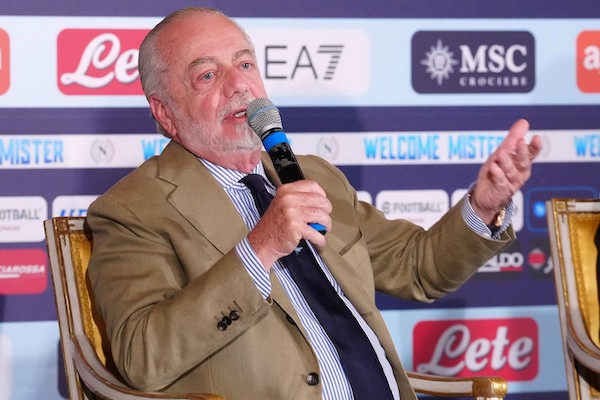 De Laurentiis: «il Napoli è in ricostruzione, i giocatori sono preda di agenti famelici»