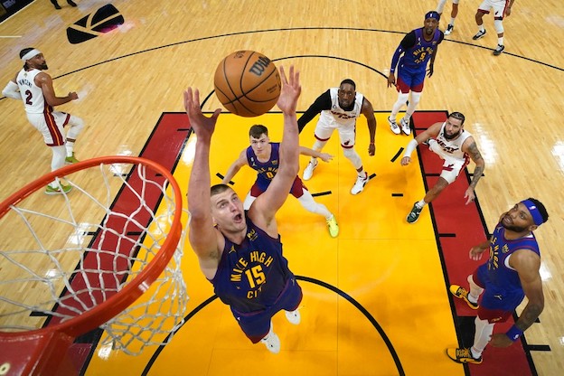 Jokic è il simbolo del basket totale (The Guardian)