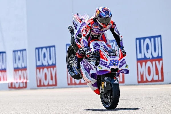 Stoner: «La MotoGp sta diventando come la F1, i piloti contano meno degli ingegneri»