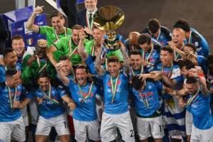 Per i bookmakers la favorita per lo scudetto è l’Inter: il Napoli ha le stesse chance della Juve item-thumbnail