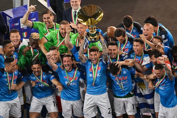 Per i bookmakers la favorita per lo scudetto è l’Inter: il Napoli ha le stesse chance della Juve