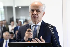 Piantedosi razzismo