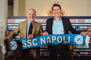 Napoli, vertice di mercato De Laurentiis-Garcia: si è parlato di Osimhen e dell’erede di Kim (Sky Sport) item-thumbnail