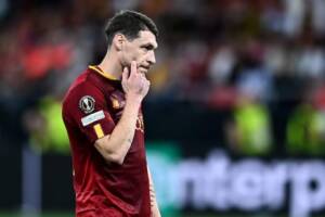 Belotti: «Mourinho è un vincente, riesce a spingerti oltre i propri limiti, e non di poco» item-thumbnail