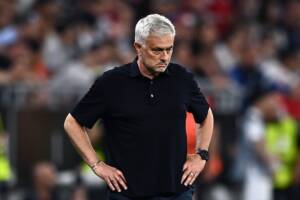 La Uefa ha respinto il ricorso della Roma per la squalifica di Mourinho item-thumbnail