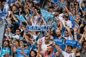 Maradona tifosi napoli festa scudetto