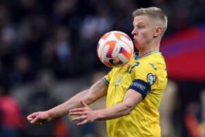 Zinchenko: «Non potrei guardare mia figlia negli occhi se non facessi di tutto per la mia Ucraina» item-thumbnail