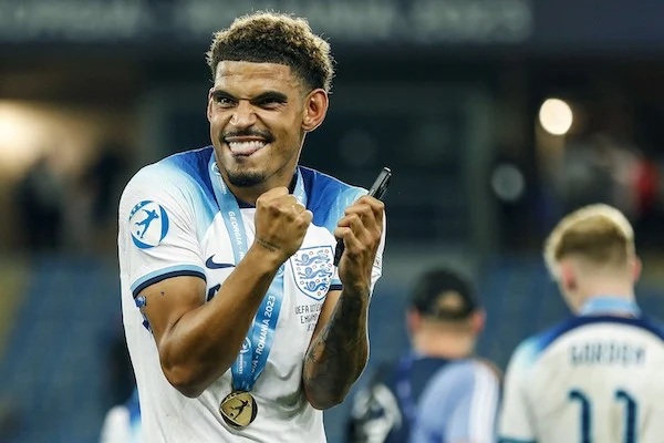 Tottenham nei guai con il Nottingham Forest che minaccia azioni legali per il caso Gibbs-White (Guardian)