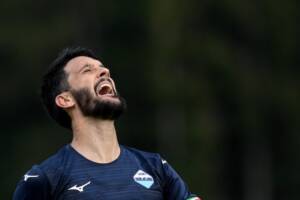 Luis Alberto, l’entourage: «False le voci sui 140mila euro. La Lazio non ci ha mai inviato il rinnovo» item-thumbnail