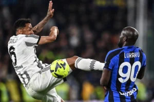 Lukaku Gazzetta Danilo