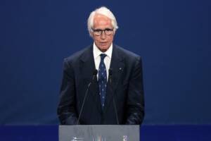 Malagò: «Sfiderei chiunque a trovare soluzioni per i problemi di impiantistica a Napoli» item-thumbnail