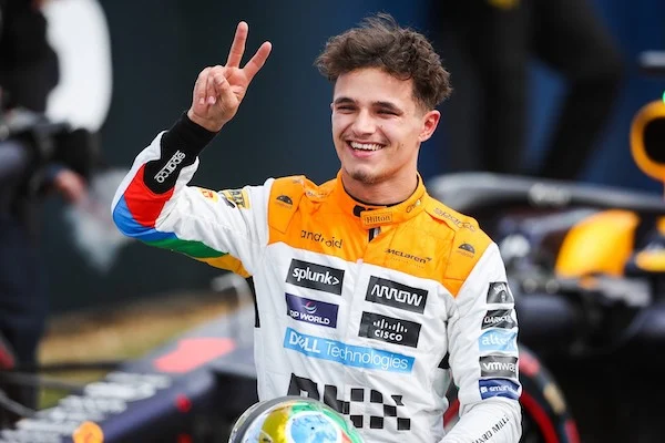 norris e piastri squalificati dal gp di las vegas verstappen recupera 18 punti