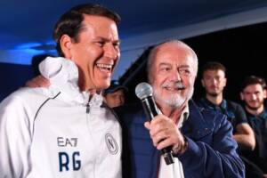Il mercato del Napoli è fermo, sono in molti a trattare ma nessuno decide (Corbo) item-thumbnail