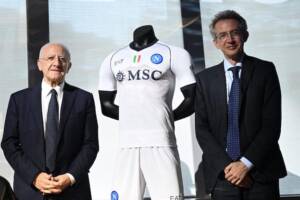 Il Vesuvio se ne va in giro a Salerno, a Verona, a Bergamo, sul petto dei campioni d’Italia item-thumbnail