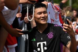 Kim al primo allenamento col Bayern, la presentazione della squadra costerà 10 euro (VIDEO) item-thumbnail