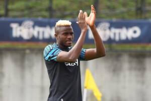 Osimhen: non si vede ancora la luce. Proprio come si è a malapena intravisto Victor a Dimaro (CorSport) item-thumbnail