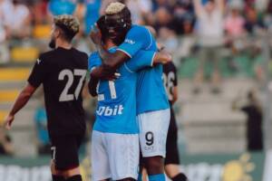Osimhen è un re che non va in ferie: spruzza allegria e fame di vittoria da ogni poro (CorSport) item-thumbnail