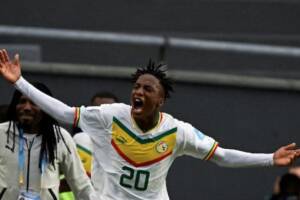 Pape Diop, l’agente: «Siamo in contatto col Napoli, il ragazzo ha lo spessore per sostituire Lobotka» item-thumbnail