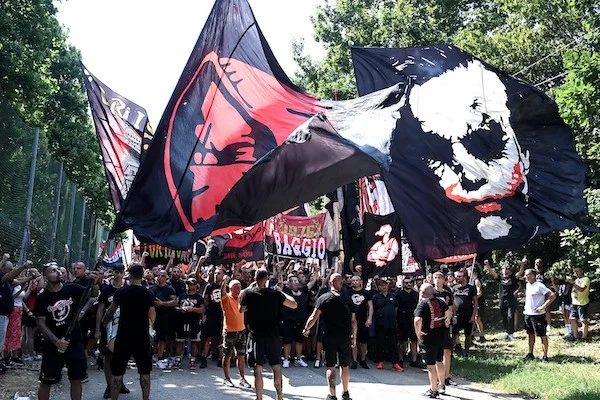 inchiesta doppia curva il milan e la serie a chiedono un risarcimento danni