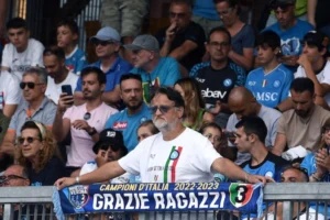 Napoli tifosi fairplay Parma-Napoli
