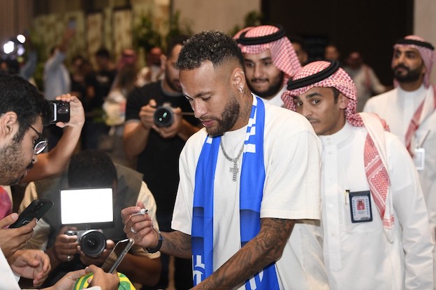 Neymar si è operato, starà fermo 6-8 mesi e l’Al-Hilal gli sospende il contratto