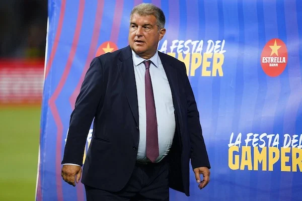 laporta chiede ai soci del barcellona 7 milioni di euro per far quadrare i conti del fair play finanziario marca