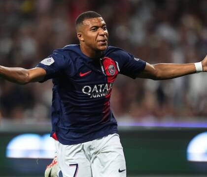 Newcastle, sospeso un turno l’arbitro che ha dato il rigore al Psg Newcastle, sospeso un turno l’arbitro che ha dato il rigore al Psg