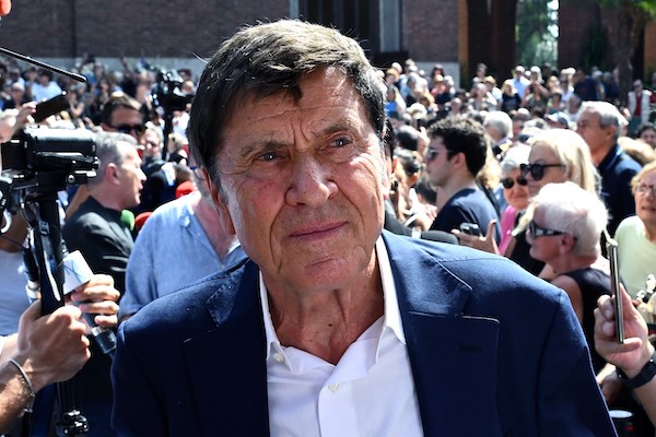 Gianni Morandi: «Dalla mi chiese di tenergli l’alano Sultan, si mangiò la mia capretta»